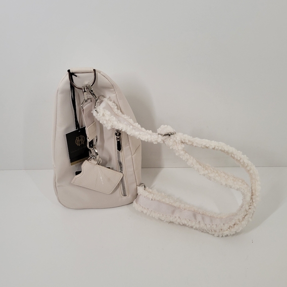 House of Harlow 1960 Cream Off White Sherpa Sling Bag One Shoulder Backpack NWT - Picture 5 of 5